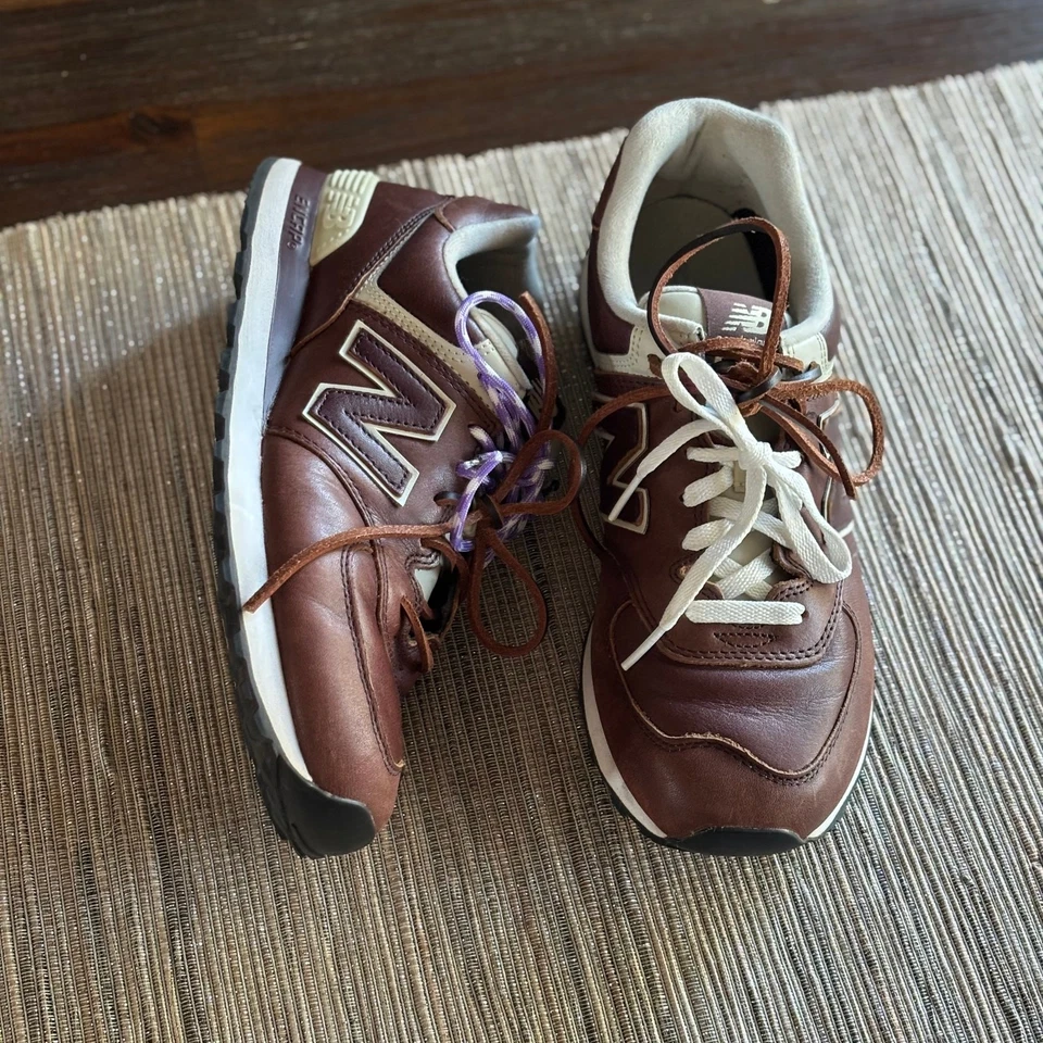 NEW BALANCE |  574 Leather Dark Brown Sneakers Size 9 - Image 2 of 4