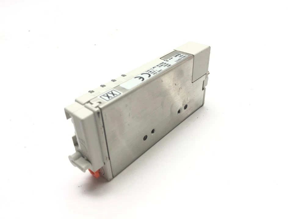 Bico ionizador SMC IZN10-02P07Z-X367 tipo 24VDC 80mA 2.5kVAC 0.7MPa - Imagem 2 de 3