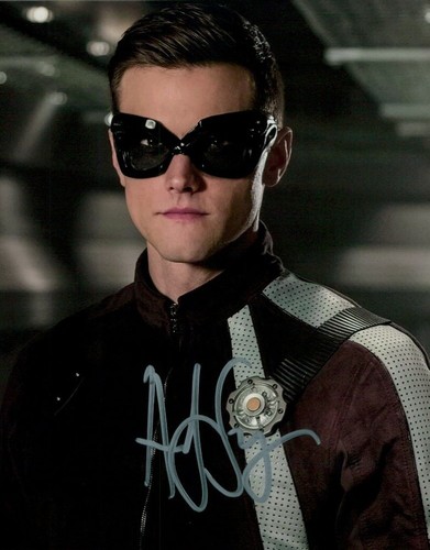 hartley sawyer in person signed photo - elongated man on tvs