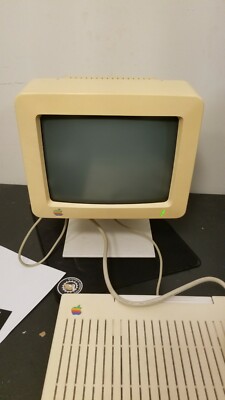 apple 旧式モニター02 Apple II Green Phosphor Composite Tilt Screen 