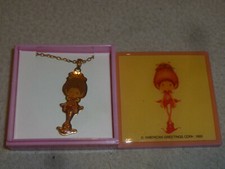 NEW VINTAGE HERSELF THE ELF WOODPINK CHARACTER ENAMEL PENDANT NECKLACE 1985 NOS