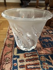 R. Lalique. Vaso in cristallo  "Lobelia"