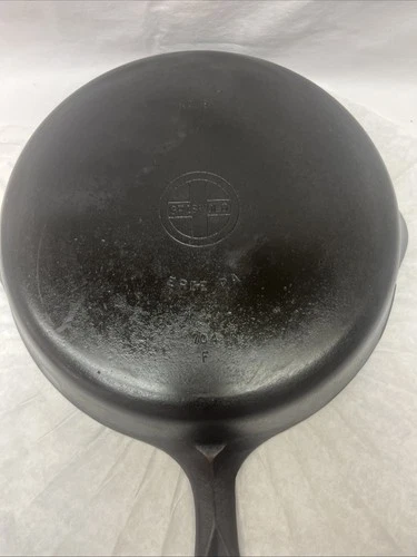 Vintage Griswold #8 704F 10.5" Skillet Small Block Logo Restored