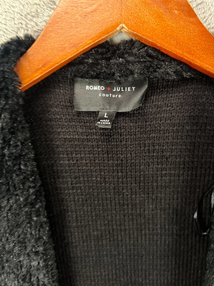 Romeo Juliet Couture Chaleco de Gamuza de Piel Sintética para Mujer Grande Negro Chaleco Cortina Abierta Foto 4 de 4