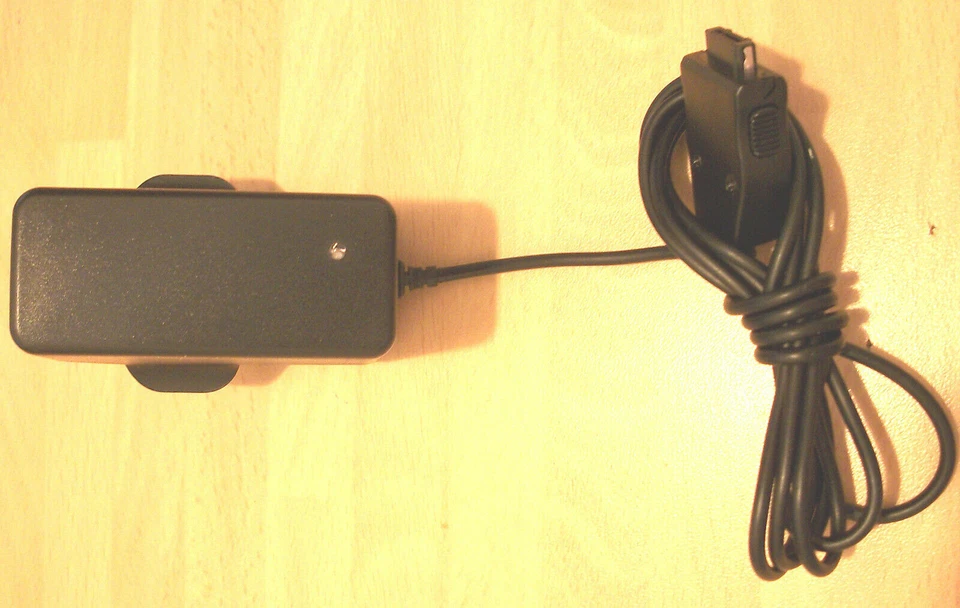 PAMA UTE-63 MOBILE PHONE CHARGER 4.5v-9v 800Ma - Image 3 of 4