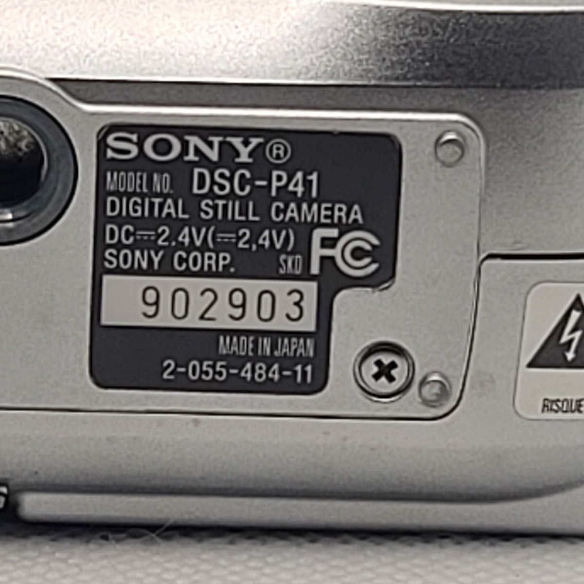 SONY Cyber-shot 4.1MP MPEG Movie VX Smart Zoom DSC-P41 Camera