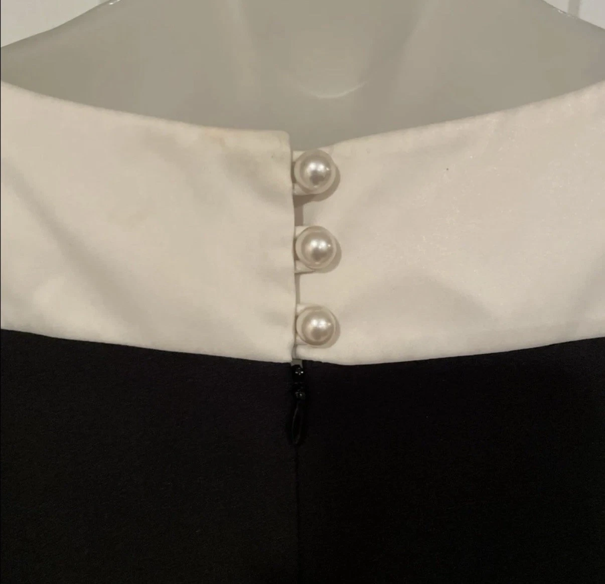 OFF WHITE Abito Anne Klein taglia 8 nero bianco sporco ricamato scollo a scoop foderato in ottime condizioni 88