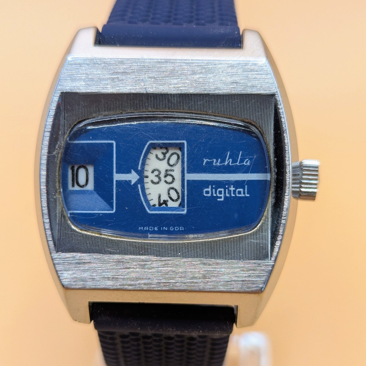 シヤトーパルメ　1971 Rare Vintage Ruhla Digital Jump Hour Watch. Made in GDR. Blue Dial