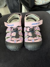 DREAM PAIRS Girls Summer Water Athletic Sandals Pink Size 7 GUC