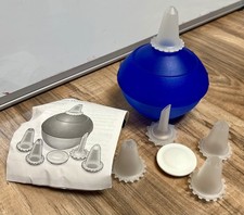 Tupperware Gourmet Cake Decorator Frosting Kit 5 Tips