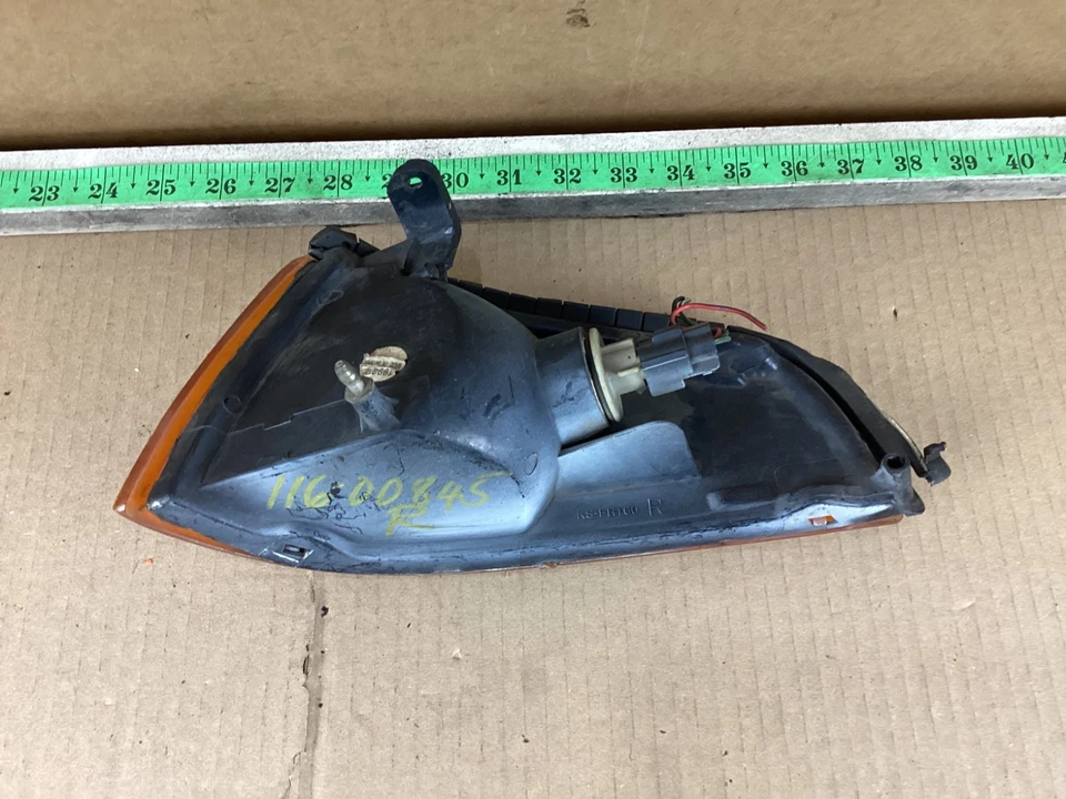 Luz intermitente esquina lado pasajero delantero derecho Ford Escort 1991-1992 OEM Foto 4 de 4