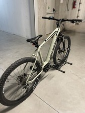 Bicicletta MTB a pedalata assistita