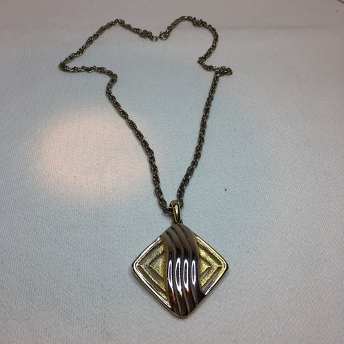 Unique Goldtone Silvertone Pendant Chain Necklace - 第 1/4 張圖片