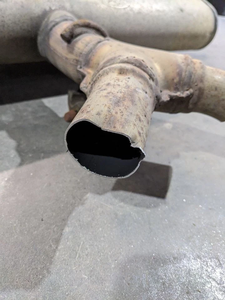 2011-2014 FORD EDGE FWD 3.7L CONJUNTO DE SILENCIADOR RESSONADOR DE ESCAPE TRASEIRO, OE 1177593 - Imagem 2 de 4