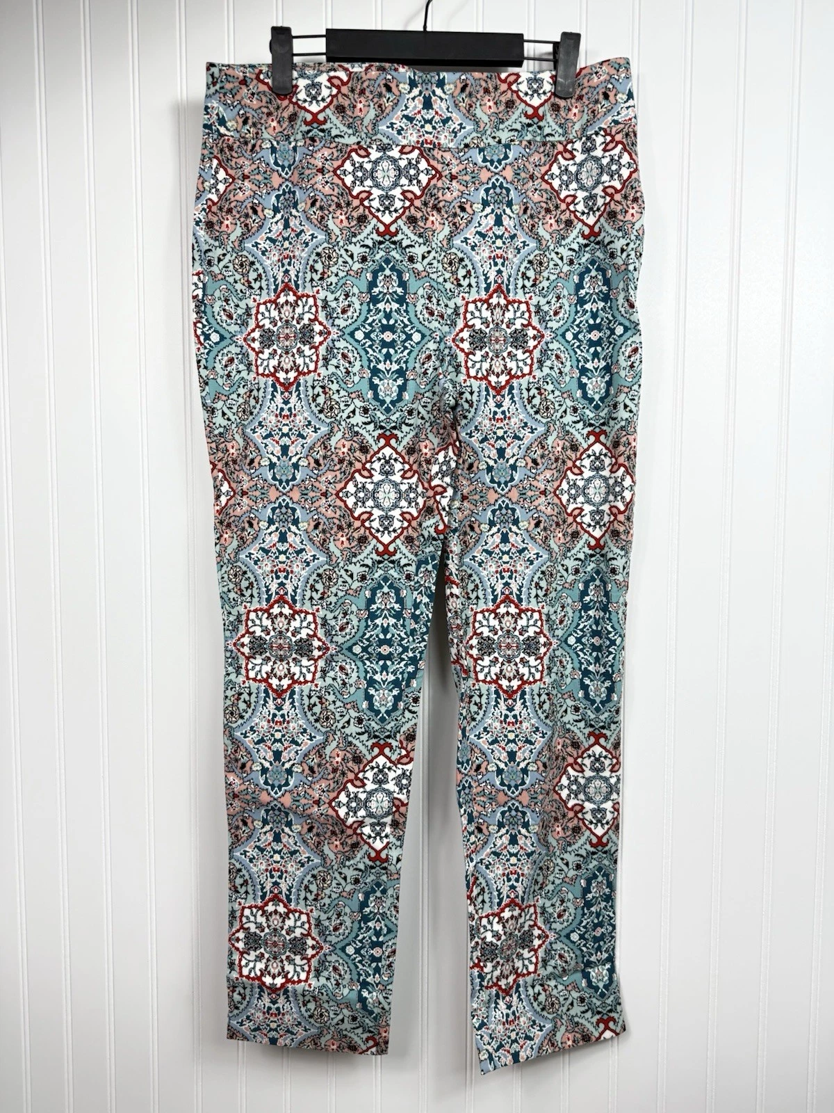 Chico's So Slimming Brigitte Pants Slim Leg Multicolor SZ 1.5R US 10R $99 NWT
Opens in a new window