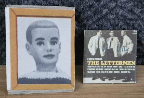 VINTAGE BARBIE DREAM HOUSE 1962 CARDBOARD #816 KEN PICTURE AND RECORD