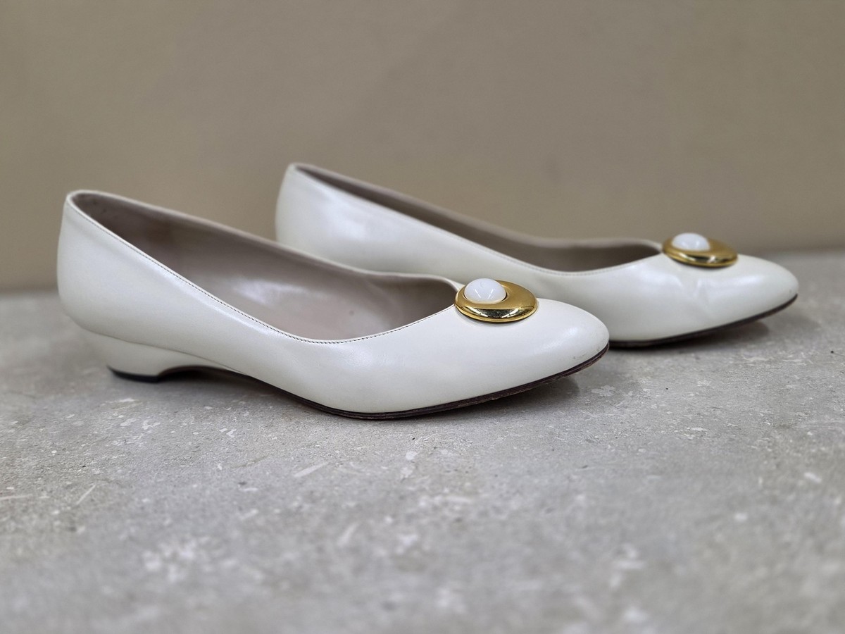 Vintage Salvatore Ferragamo Shoes Womens Size 6.5 B White Gold