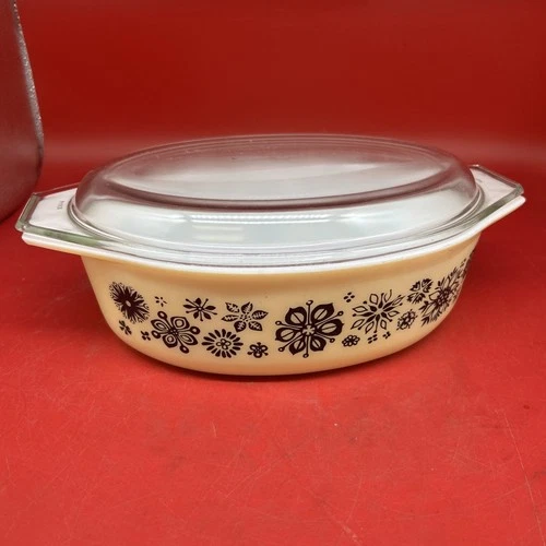 PYREX - 2.5 QT. - #043 Black on Yellow PRESSED FLOWERS Casserole & Lid