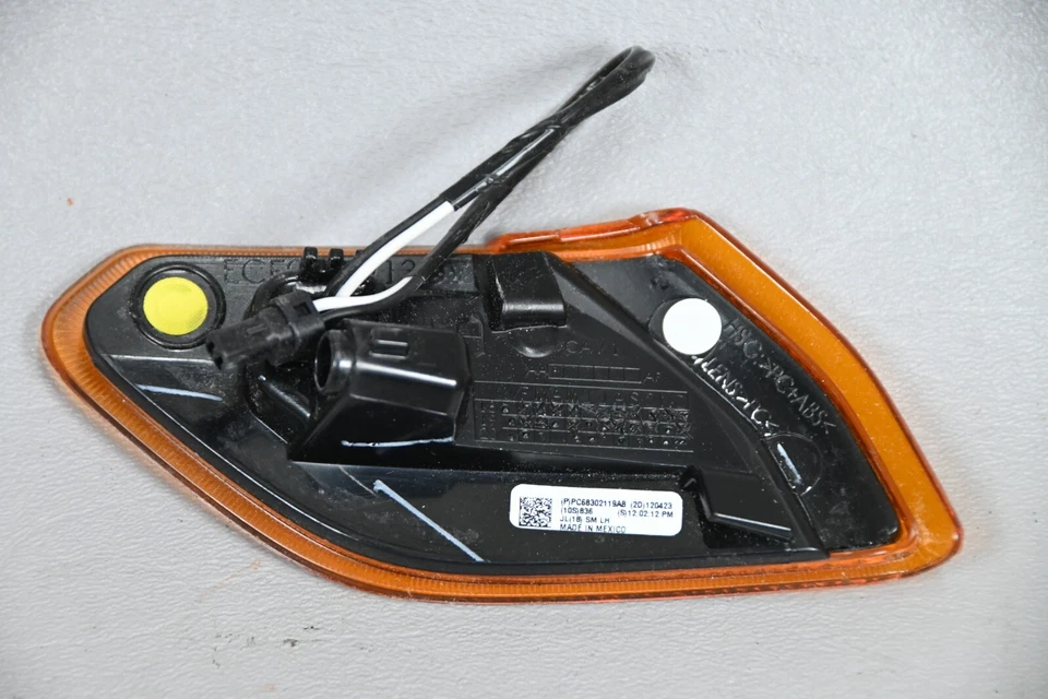 ¡NUEVO! Jeep Wrangler Gladiator 2018-2025 marcador delantero izquierdo lado del conductor OEM Foto 4 de 4