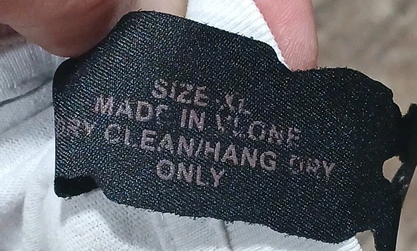 Camisa Vlone "FRIENDS" Colaboración Para Hombres Talla XL Blanca/Negro/Roja Leer DESCRIPCIÓN  Foto 4 de 4