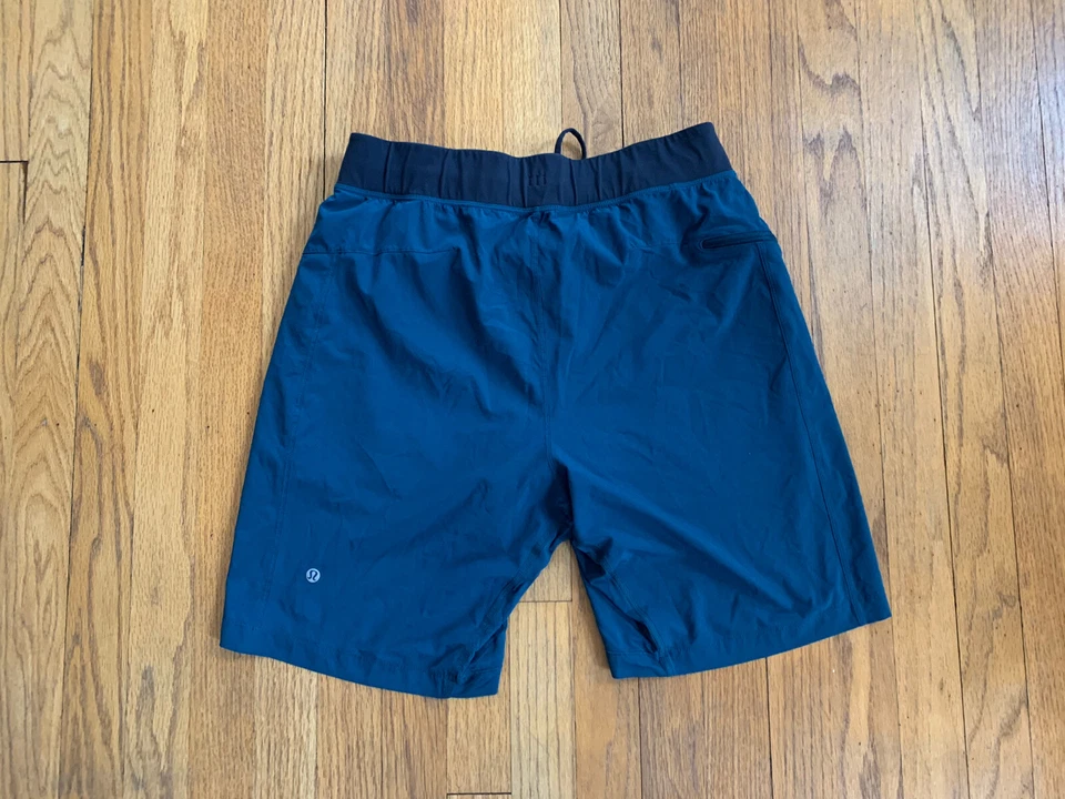 Pantalones Cortos Lululemon Para Hombres Pace Breaker Forrados Talla Pequeña Usados en Excelente Condición Verde azulado Foto 2 de 4