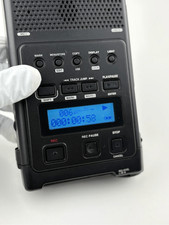 Marantz Professional PMD660 Handheld Solid State Recorder w/ 4 GB Flash Card