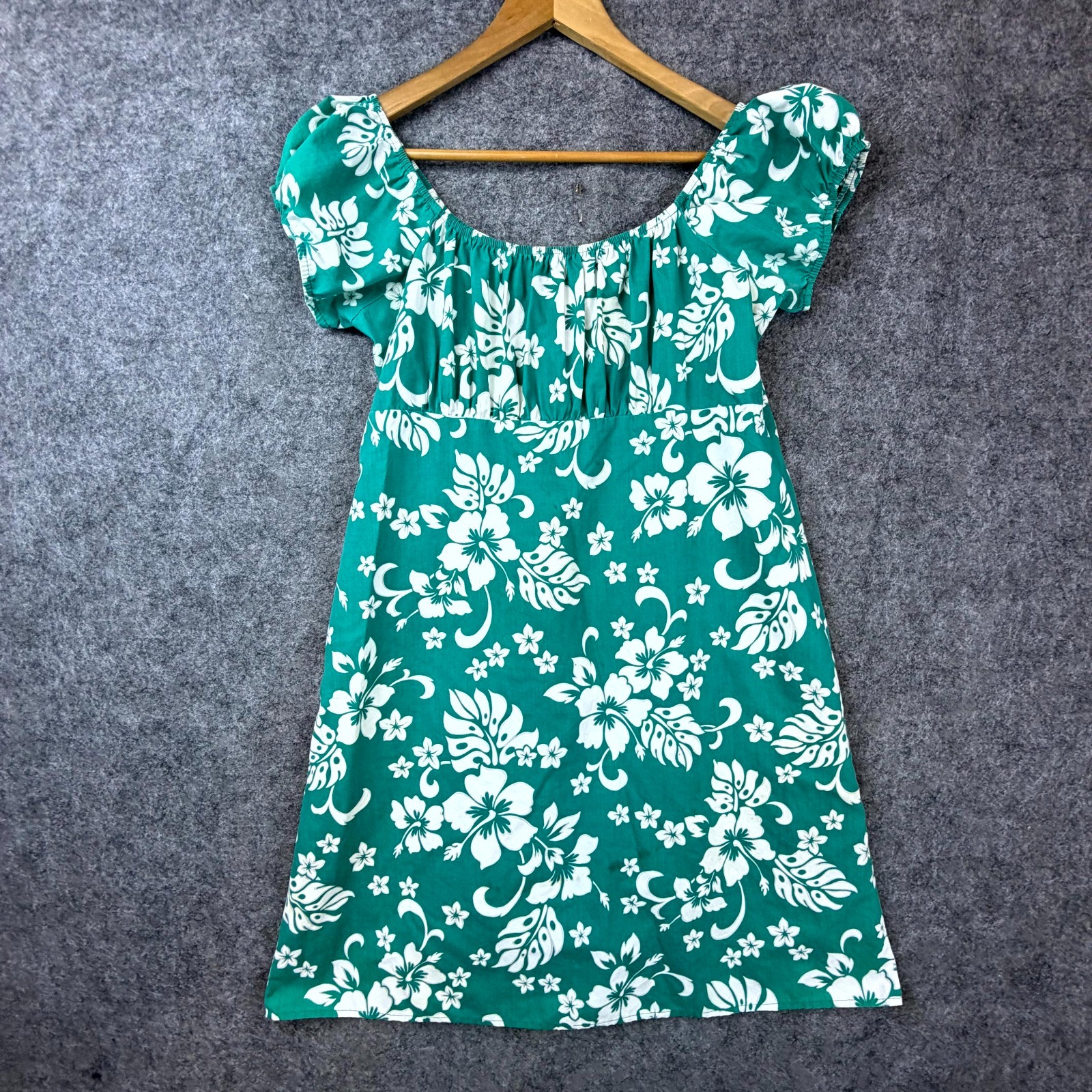 Hoku Hawaiian Dress Women Large Green White Floral Muumuu Tropical Vacation