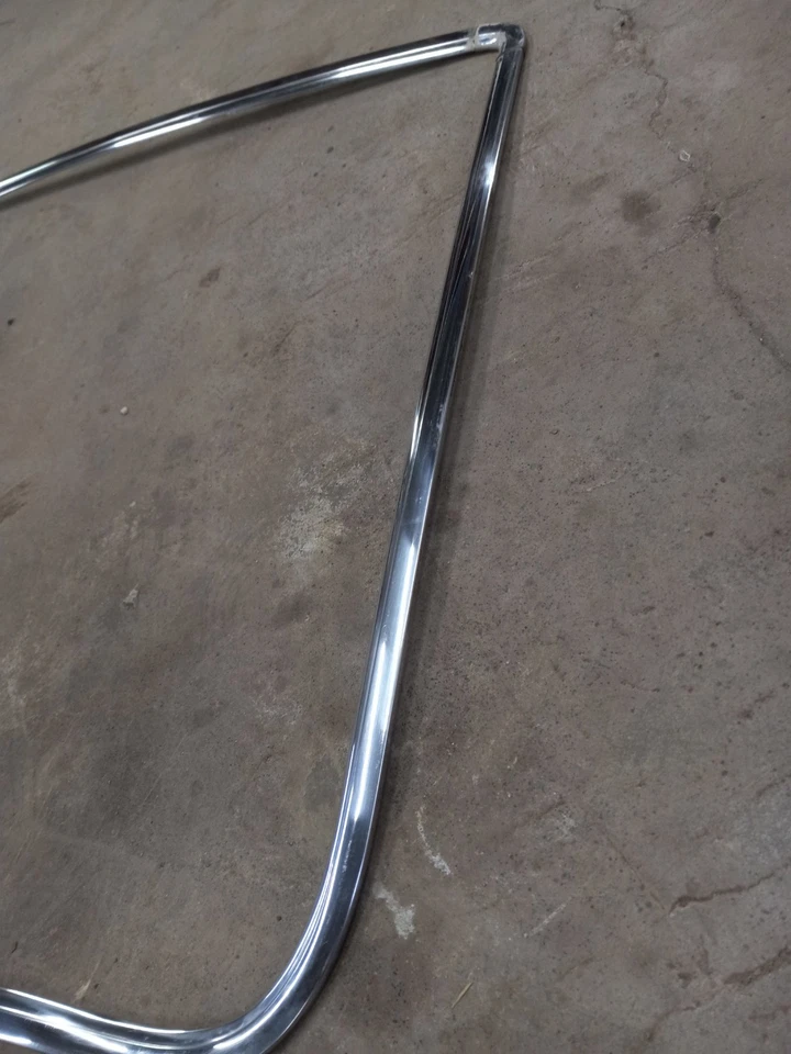 💥 1975-1980 AMC PACER Juego de molduras de ventana de escotilla trasera OEM BONITO cromado Foto 3 de 4