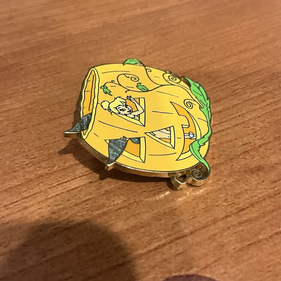 Disney Parks Halloween Tinker Bell Pumpkin Jack O Lantern Pin Tinkerbell 2008 Foto 3 de 4