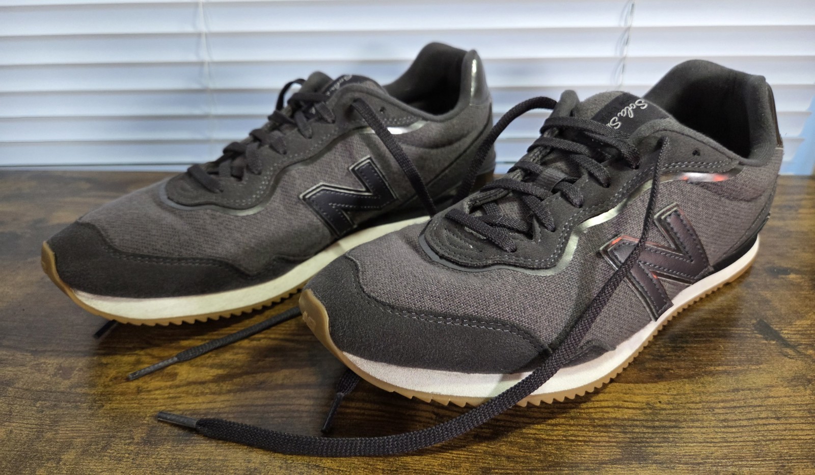 SAOLA Scarpe sneakers casual New Balance Sola eleganti V1 nere da donna taglia 10 WLSLAKB1