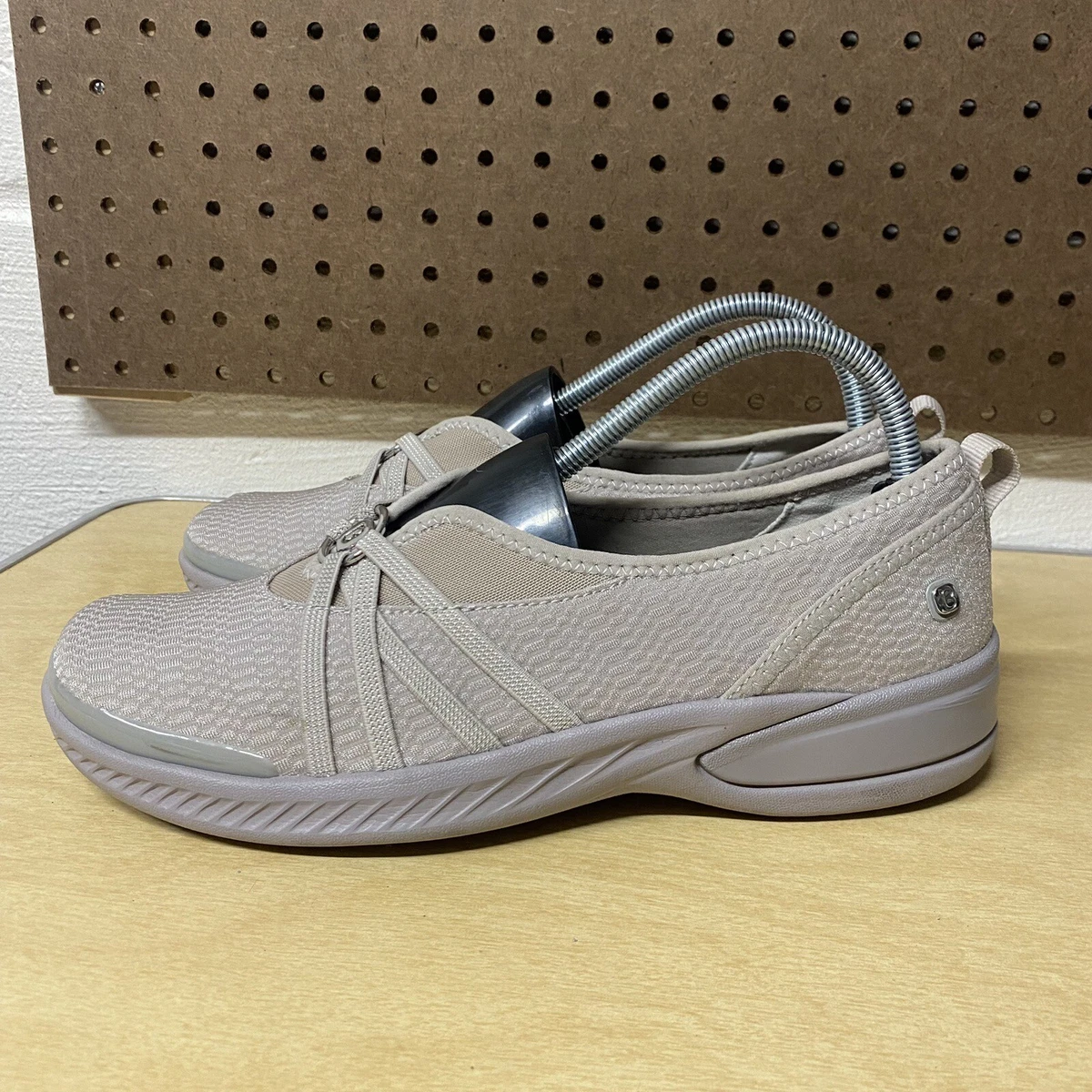 Bzees Niche Slip On Tan Women s Comfort Shoes Size 9.5