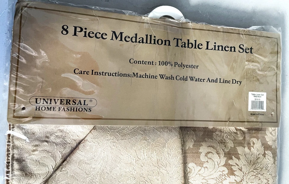 8 Piece Gold Damask Medallion Pattern Table Linen Set 4 Placemats & 4 Napkins - Image 4 of 4