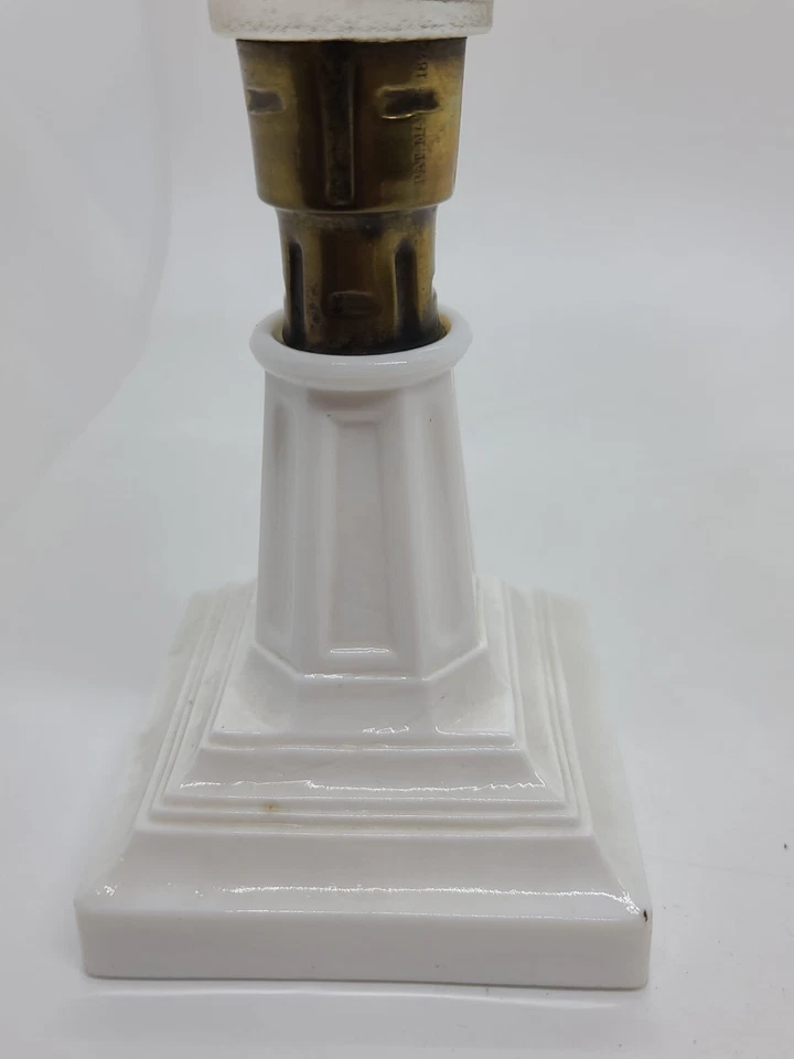 Antique 1800's EDWARD MILLER Victorian Footed Banquet Oil Lamp w/Milk Glass Base - Image 4 of 4