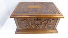 ANTIQUE CHIP CARVED DOG & FLORAL BOX PINE ARTS & CRAFTS JEWELLERY FOLK ART CASE