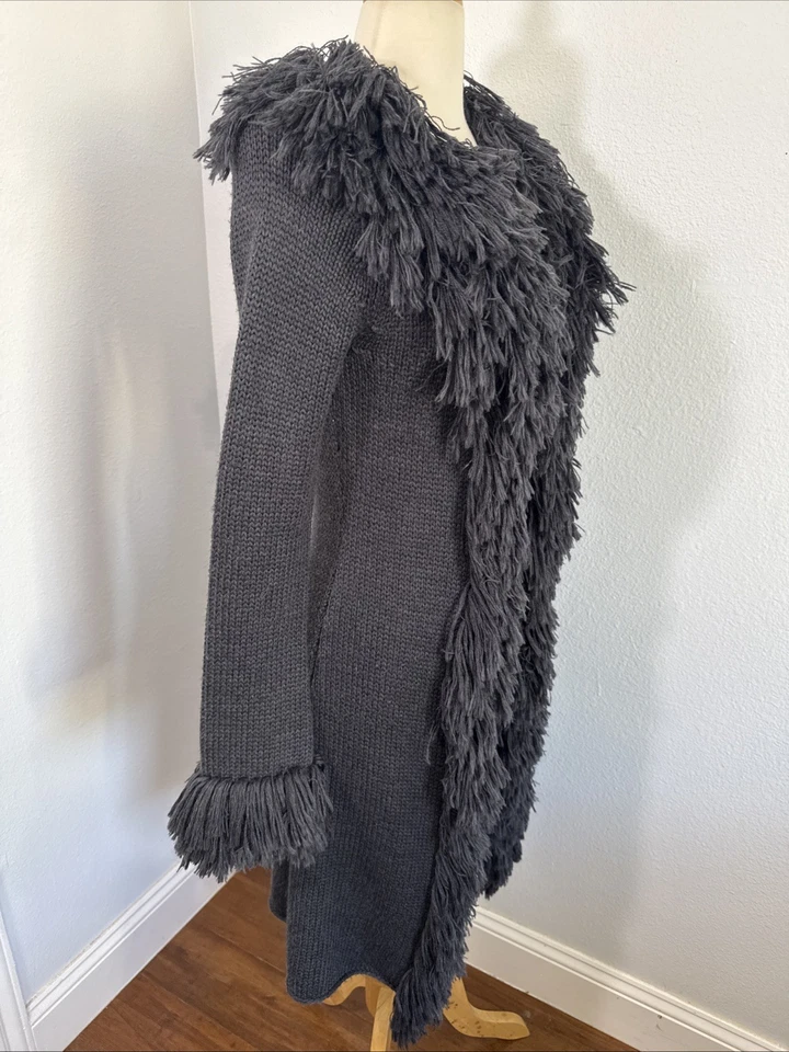 Bebe Penny Lane Cardigan S Gray Shaggy Fringe Collar Cuffs Mob Wife Y2K Glam - Image 4 of 4
