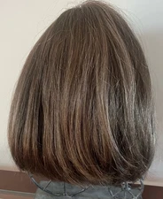 BLAIR Wig by JON RENAU O'solite ~ Mousse Cake (Med Brown w/33% Blond Highlights)