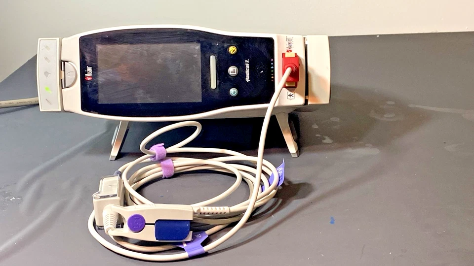 Oxímetro de pulso Masimo Radical 7 Rainbow Foto 2 de 4