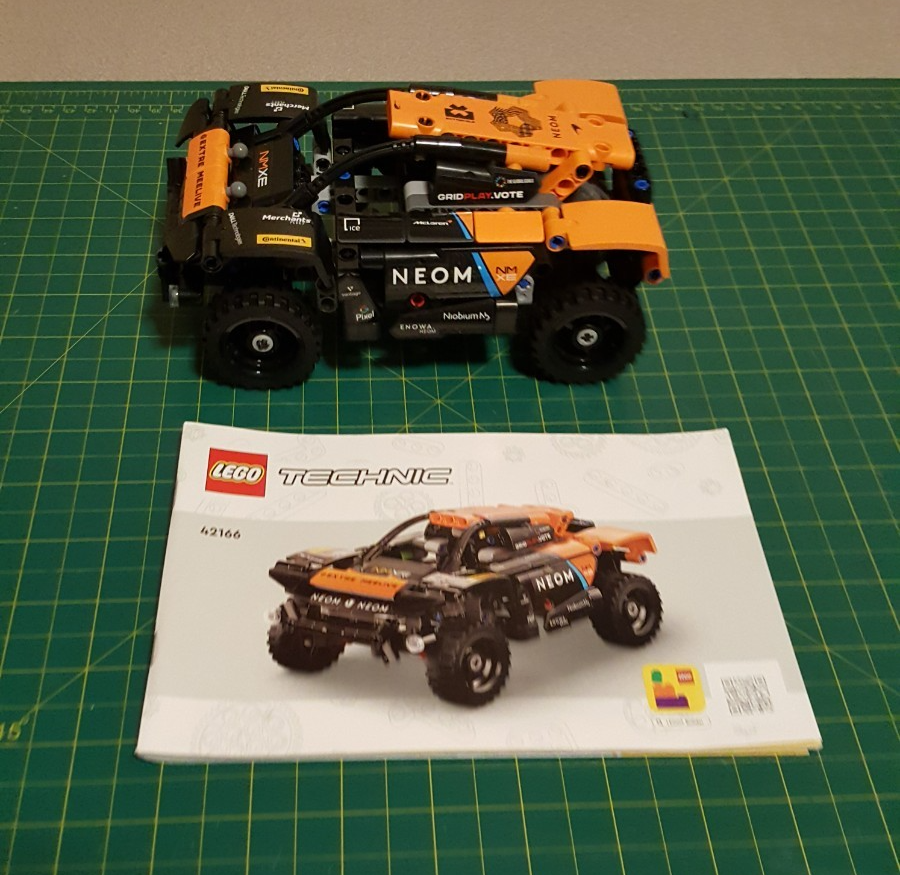 まっさー LEGO Technic NEOM McLaren Extreme E Race Car Toy 42166 - 252