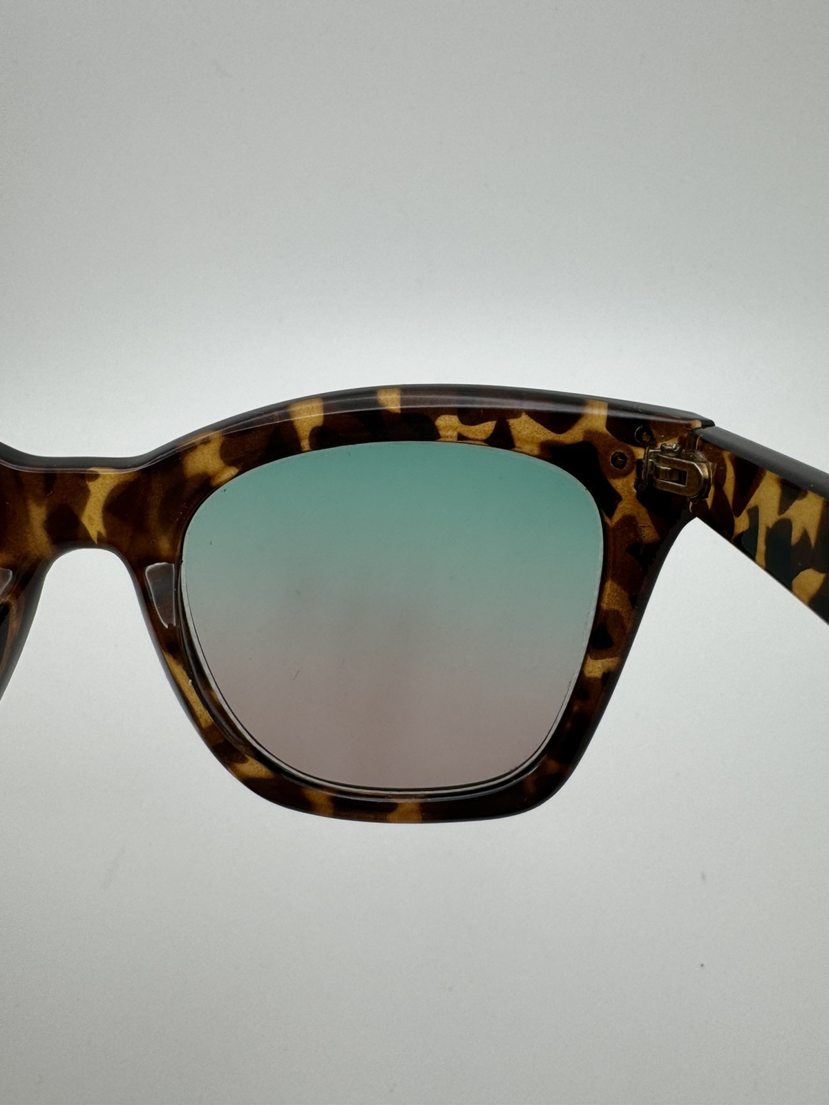 SUNGLASSES BCBGENERATION BG3069CE - image 12