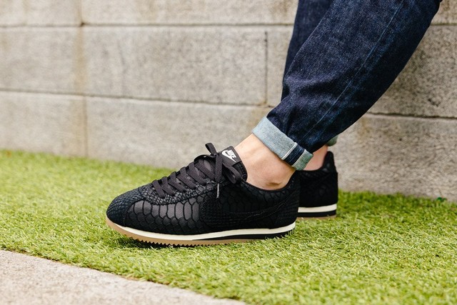 Nike Classic Cortez Premium Black Gum 