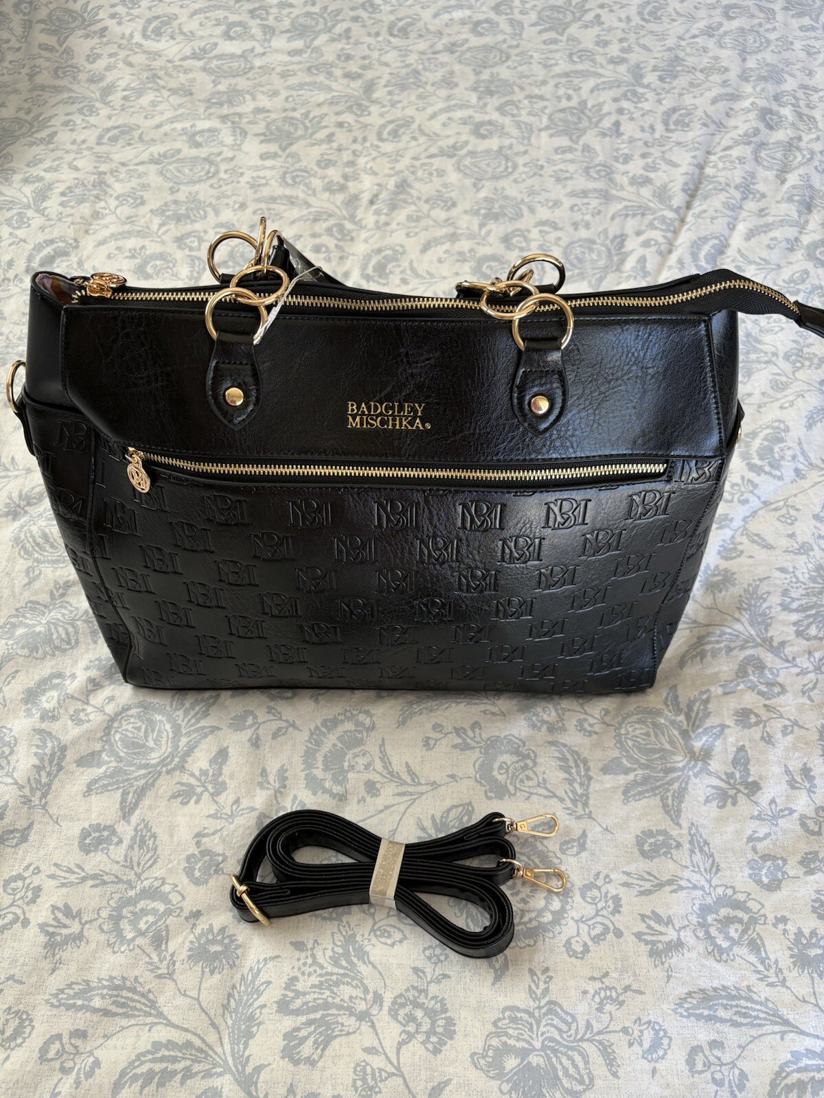 Badgley Mischka Brand New 16x7x14 Weekender Carry-On Luggage-image