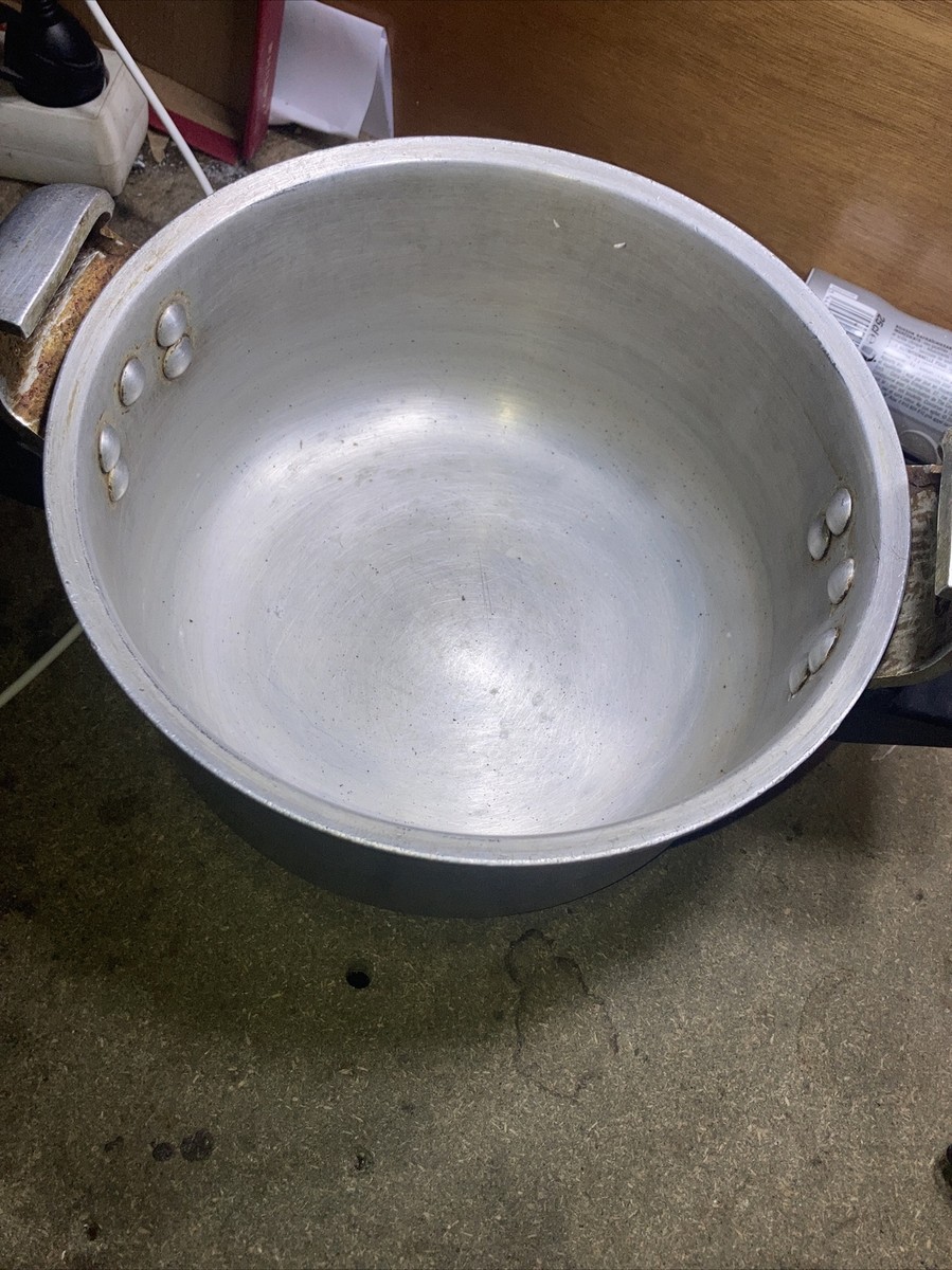 ANCIENNE PETITE COCOTTE Seb 4,5 Litres Non Induction EUR 15,00