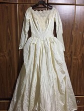 Vintage 80's-90's Ivory Rare Long Sleeves Wedding Dress With Adistinctive Design