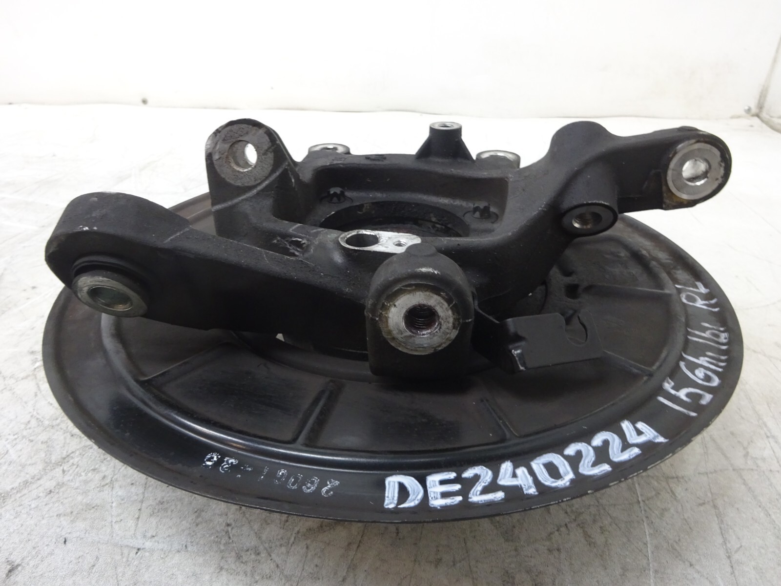 2014-2017 Maserati Ghibli Rear Left Driver Side Spindle Knuckle Hub OEM DE240224