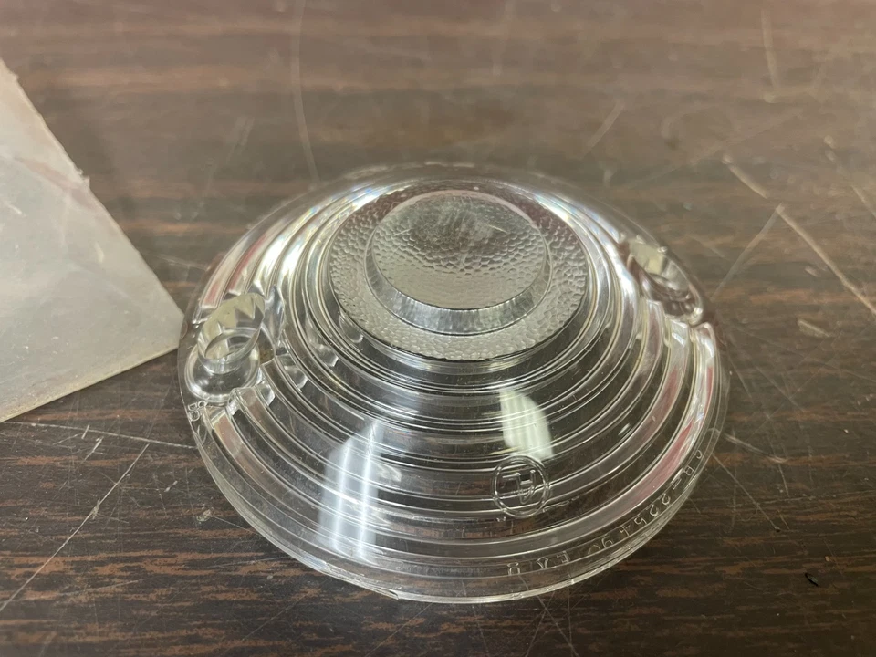 1954 PLYMOUTH SAVOY BELVEDERE LENTE DE LUZ DE ESTACIONAMENTO NOS MOPAR 1025 - Imagem 2 de 3