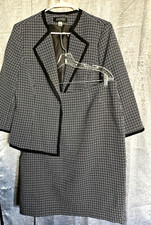 Kasper Woman 2PC Blazer & Skirt suit/Set 16 Black / White trim