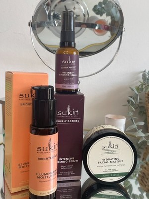 FACE | SUKIN BRIGHTENING ILLUMINATING MOISTURISER 60ml + INTENSIV STRAFFENDES SERUM