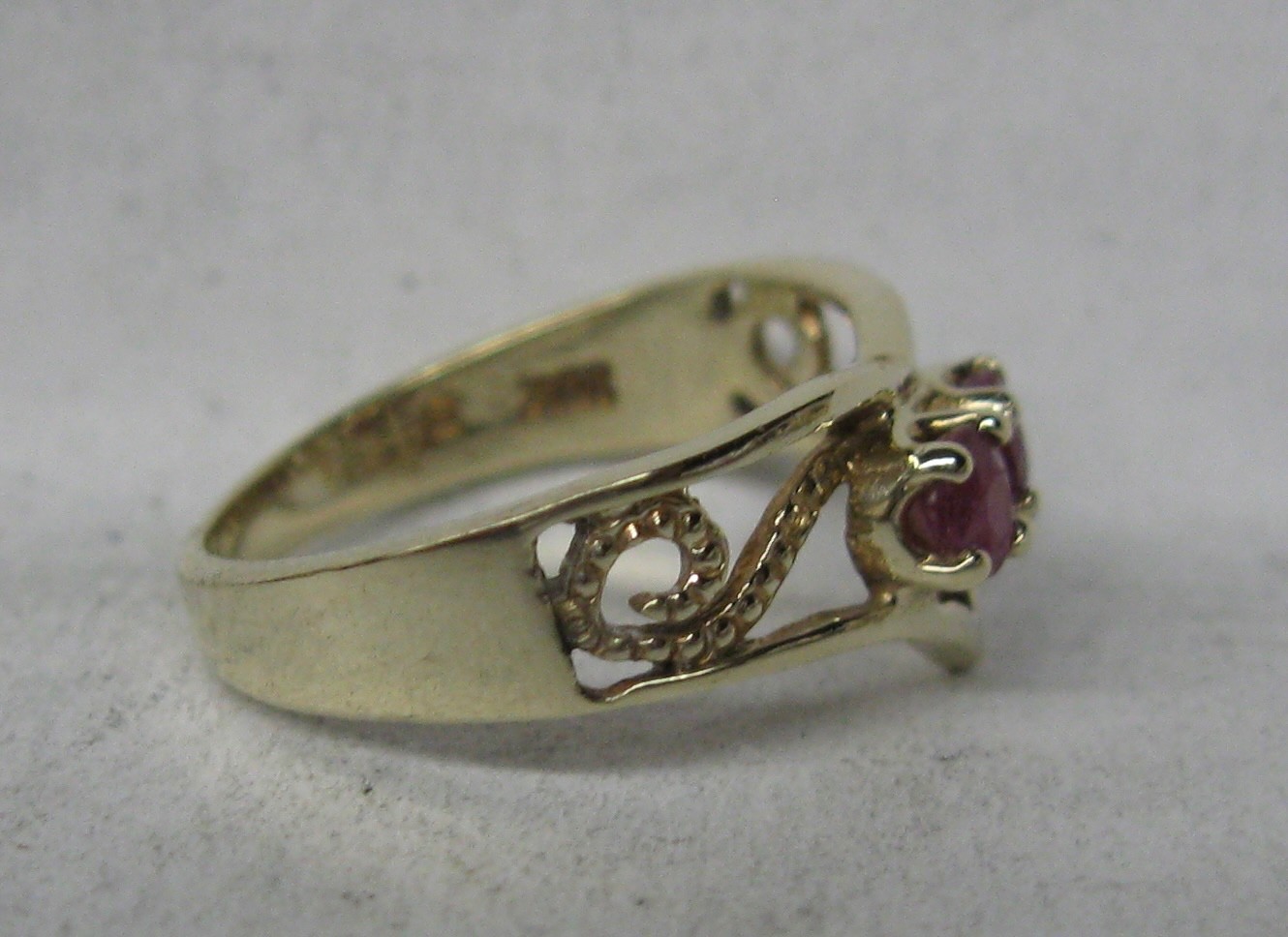 10K SOLID GOLD .20ct. GENUINE RUBY 2 STONE CHEVRO… - image 3