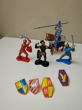 Medieval figures Knights on Horse PLUS more Figures Fighting lot