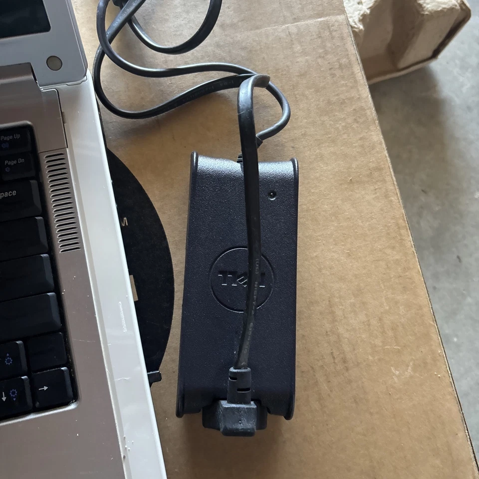 Dell Inspiron E1505 Laptop And Charger - Image 4 of 4